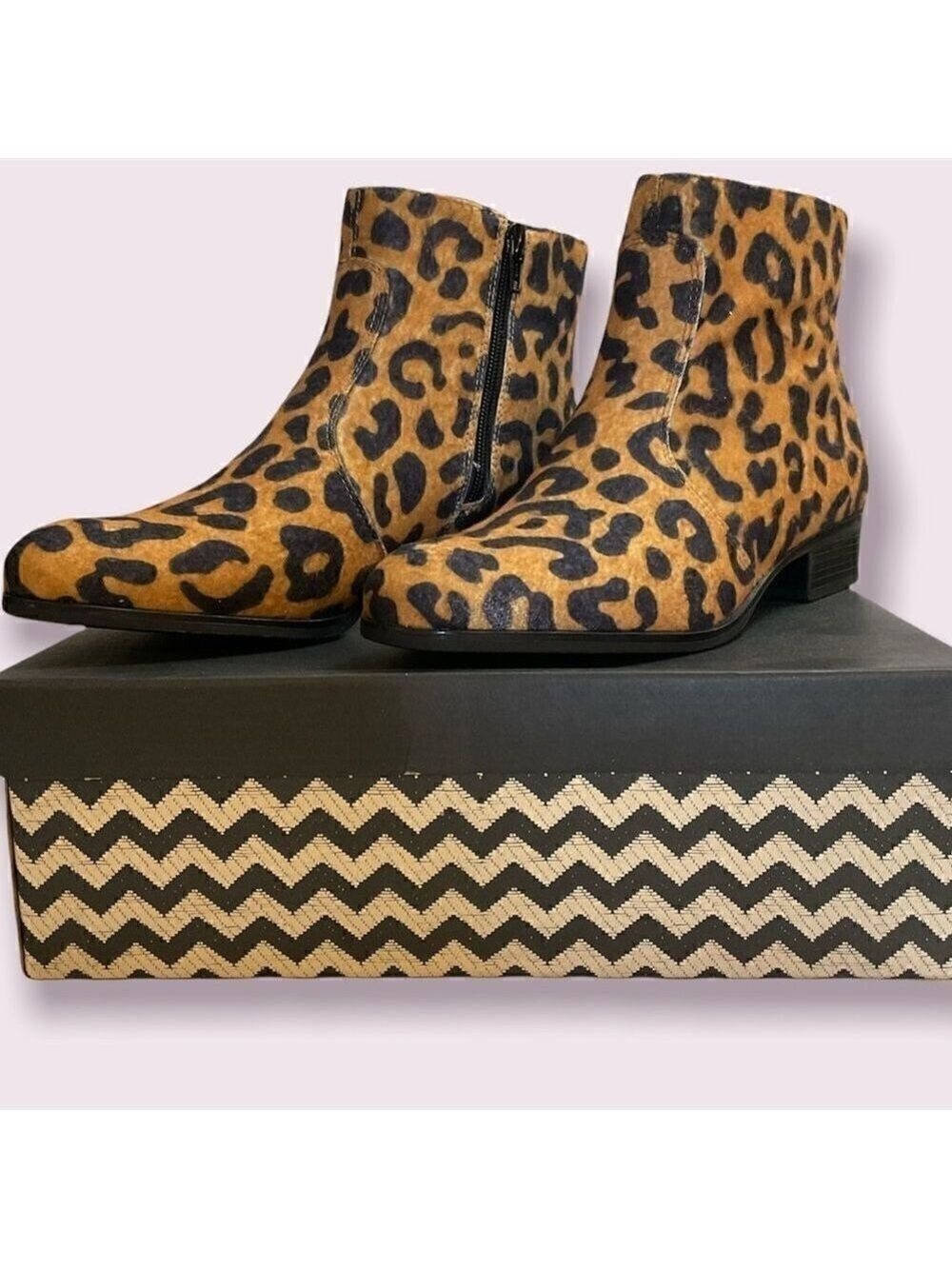 Suzana Santos Leopard Print Round Toe Boots Size 7
